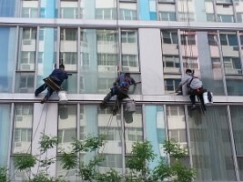 Window washers (Third Ave)